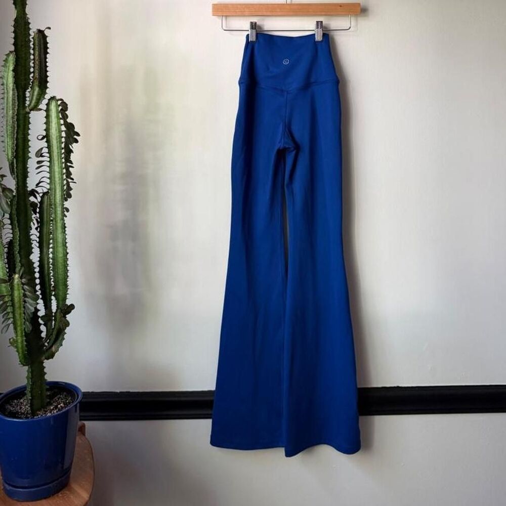 Gilly Hicks blue wide leg leggings